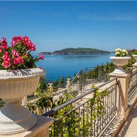 11 bedroom seafront villa with infinity pool near Budvar, sleeps 22